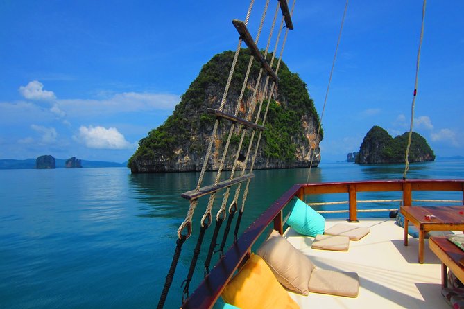 - Comfortable boat for cruising in Phang Nga Bay - The "Must-Do"! - The Comfortable Boat That Makes a Long Day Work