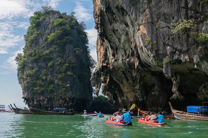 Hong by Starlight: Sea Cave Kayaking and Loy Krathong Floating - The Loi Krathong part: how the Krathong floating fits the day