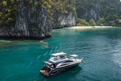 Hype Yacht : VIP tour Krabi Islands & Phang Nga Bay from Phuket - Koh Hong Island: lagoon time and Hong Beach views