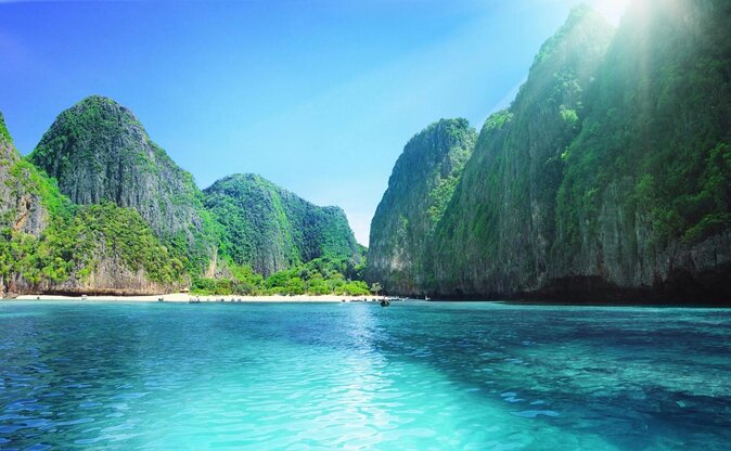 Hype Yacht : VIP Tour Phi Phi Island & Maya Bay from Phuket - Royal Phuket Marina timing: the 8.5-hour day in real-world terms