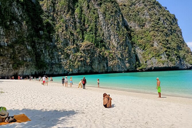 Maya Beach, Bamboo Island & Phi Phi Islands Tour From Phuket - Phi Phi Don lunch break: food, shade, and a calmer reset