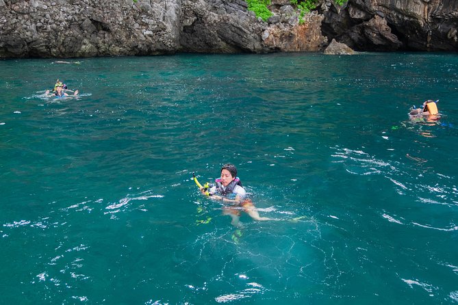 Phi Phi Islands Adventure Day Trip w/ Seaview Lunch by V. Marine - Lunch with a view: buffet at a 4.5-star resort (halal)