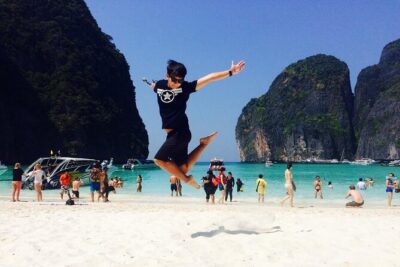 Phi Phi Islands & Maya Bay: Premium Service & All-Day Food - The speedboat run: why this tour feels intense (and how to handle it)