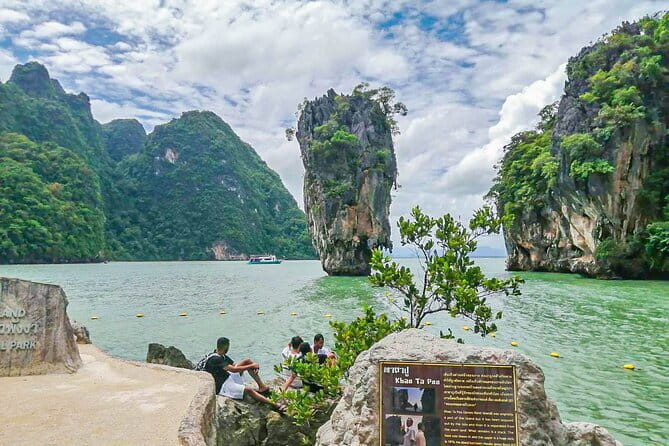 Phi Phi Islands Speedboat Tour: Khai & Maya - Monkey Beach and Viking Cave: small shore time, big scenery