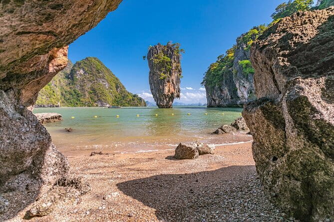 Phi Phi Islands Speedboat Tour: Khai & Maya - Phi Phi Don and lunch at Arida: where the day stops and eats
