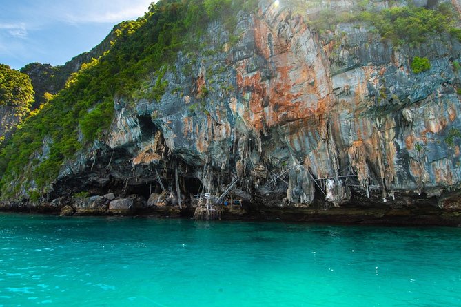 Phi Phi , Khai & Maya : Unforgettable Island Hopping by Speedboat - Monkey Beach: the tide reality you should plan for