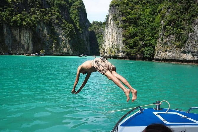 Phi Phi Maya and Maithon by Indigo Luxury Catamaran in Phuket - Pileh Bay by long-tail: photos, limestone walls, and a break between water time
