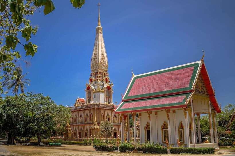 Phuket: Wat Chalong, Viewpoint, and Old Town Guided Tour - Key things that make this tour worth your time