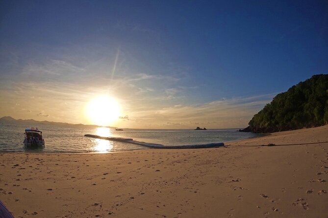 Small Group Phi Phi Islands Sunrise Tour with Seaview Lunch - Price and what you’re actually getting for $140.13