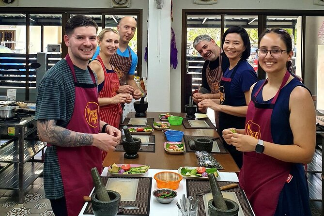 Thai Cooking Class in Phuket - Chef VJ’s English-friendly teaching and the ingredient replacement lesson